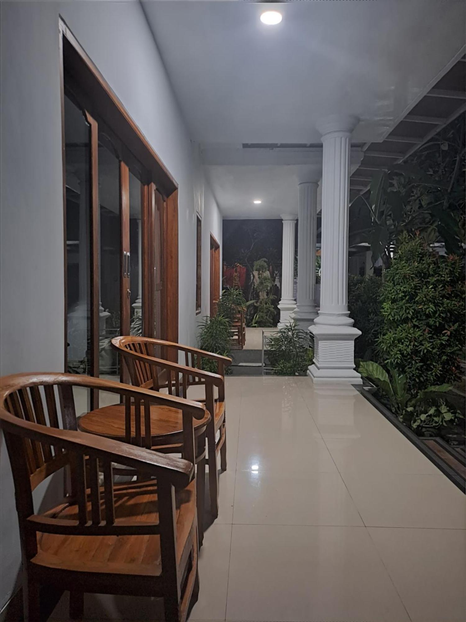 Srinadi Guest House Lovina Exterior foto