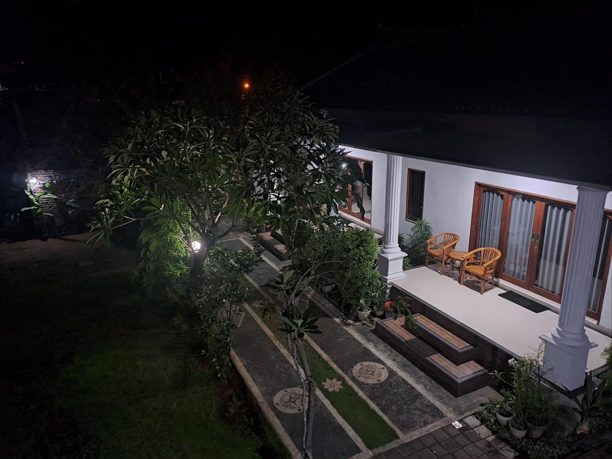 Srinadi Guest House Lovina Exterior foto