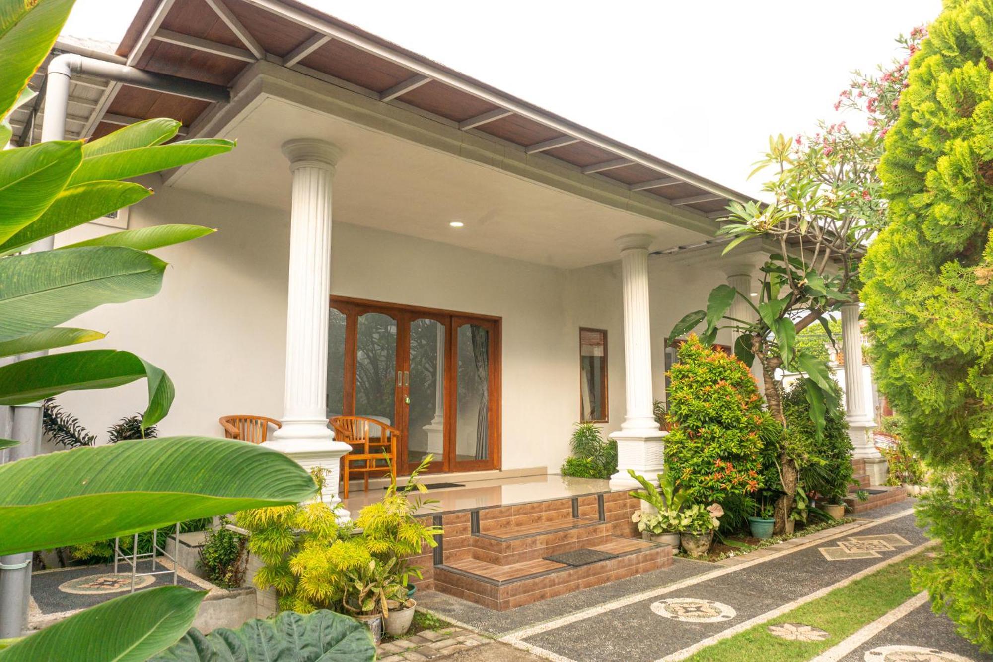 Srinadi Guest House Lovina Exterior foto